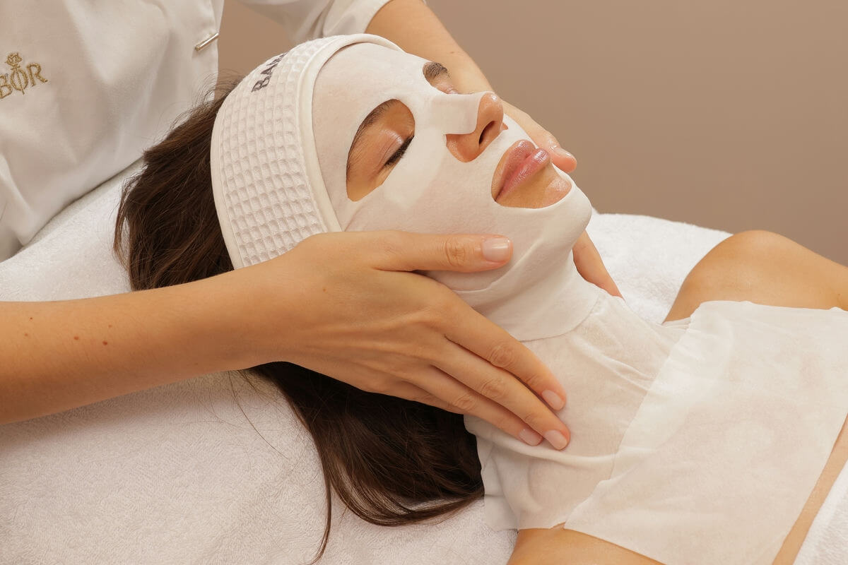 УСПОКАИВАЮЩАЯ ТКАНЕВАЯ МАСКА ДЛЯ ЛИЦА