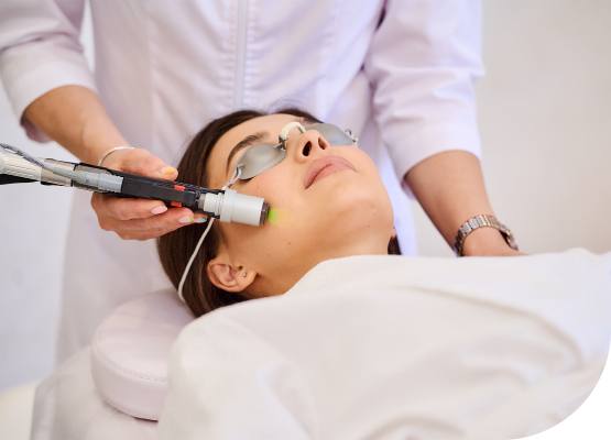 ЛАЗЕРНОЕ ЛЕЧЕНИЕ АКНЕ DEKA MOTUS AY